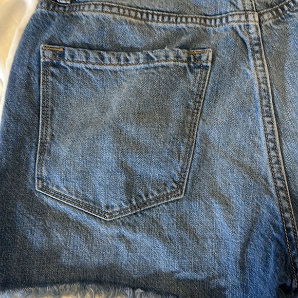 Kancan rough edge shorts w/slit - Picture 7 of 13